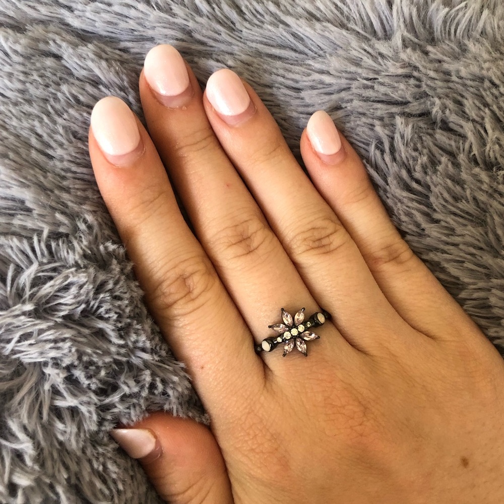 NWT Fragrant Jewels Gothic Floral Ring